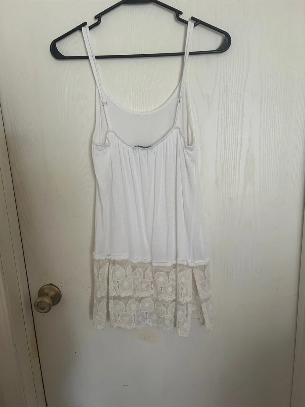 Delicate White Lace-Hem Camisole Tank by